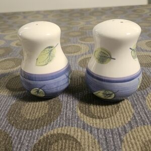 Vintage Royal Norfolk Leaf Pattern Salt and Pepper Shakers